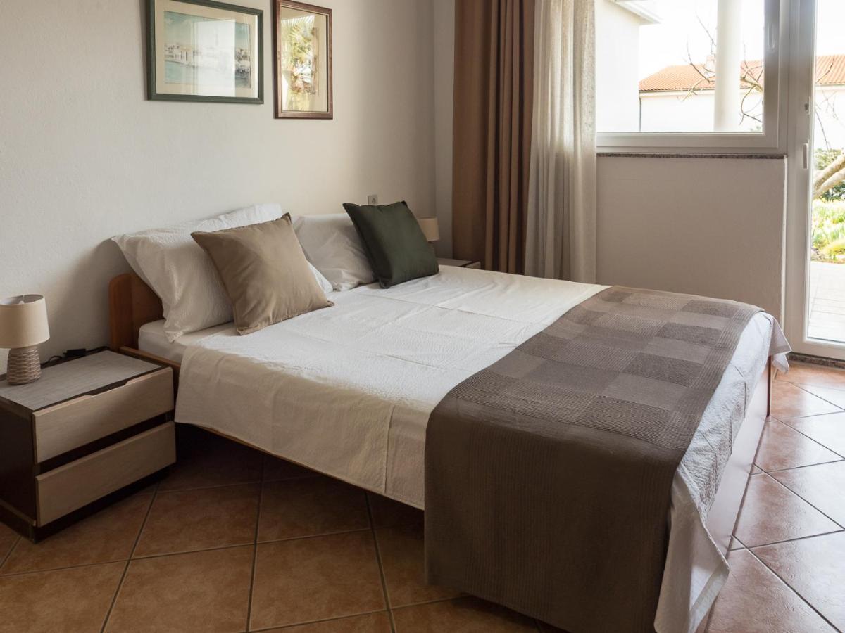 Apartments Summer Bloom Đảo Krk Ngoại thất bức ảnh
