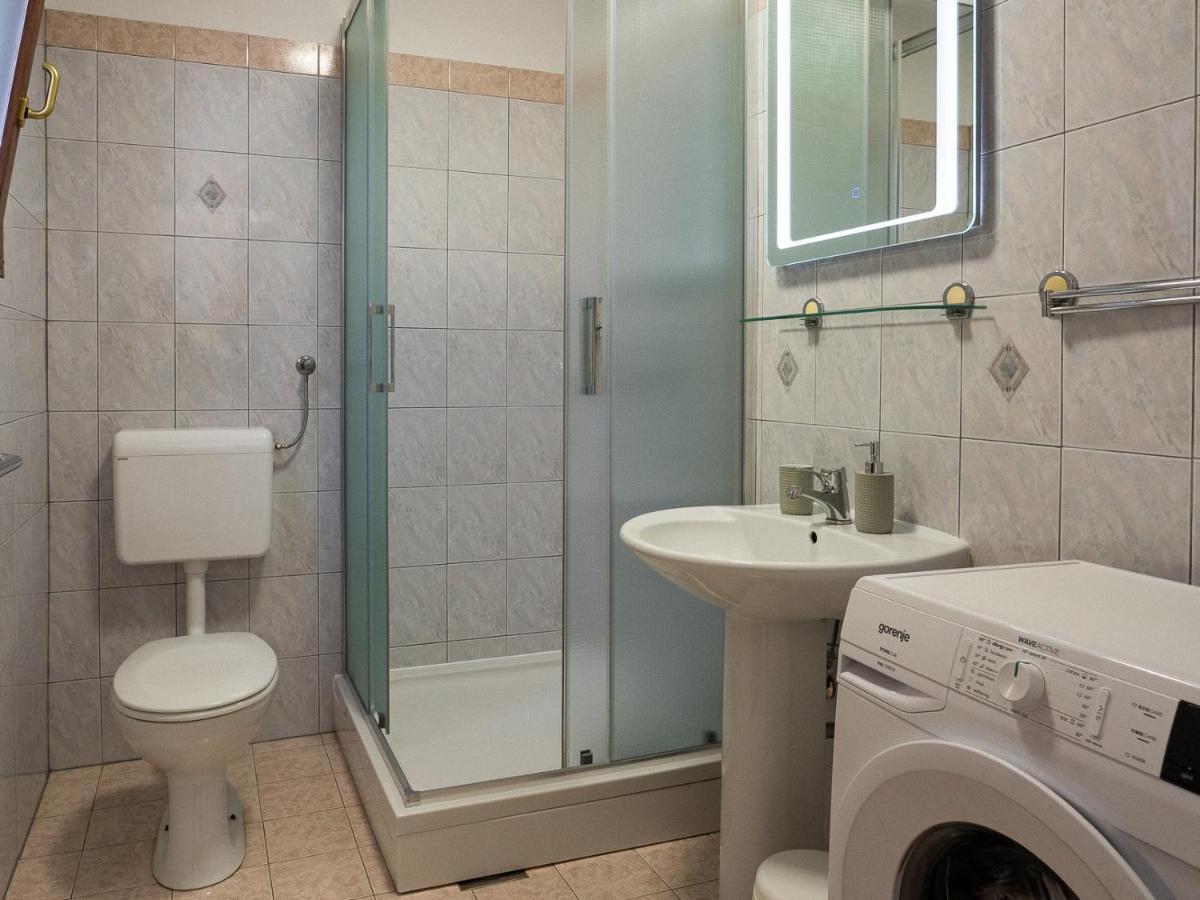 Apartments Summer Bloom Đảo Krk Ngoại thất bức ảnh