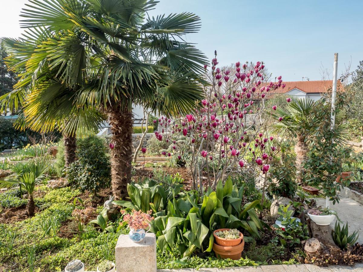 Apartments Summer Bloom Đảo Krk Ngoại thất bức ảnh
