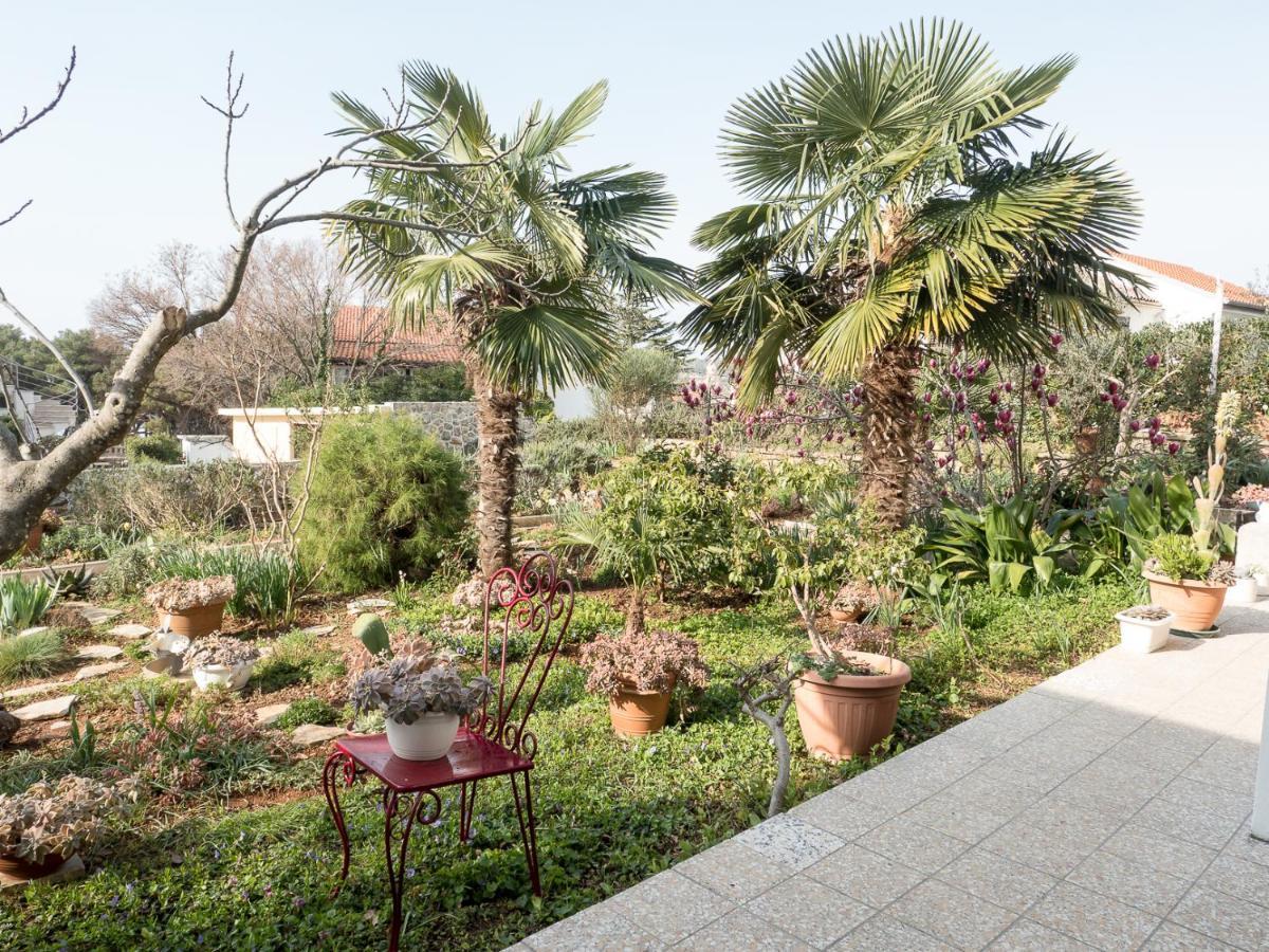 Apartments Summer Bloom Đảo Krk Ngoại thất bức ảnh