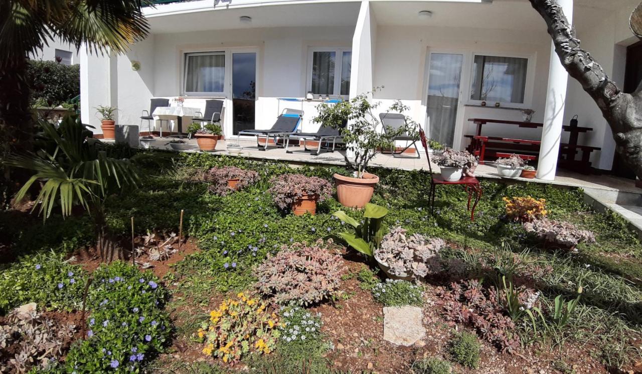 Apartments Summer Bloom Đảo Krk Ngoại thất bức ảnh
