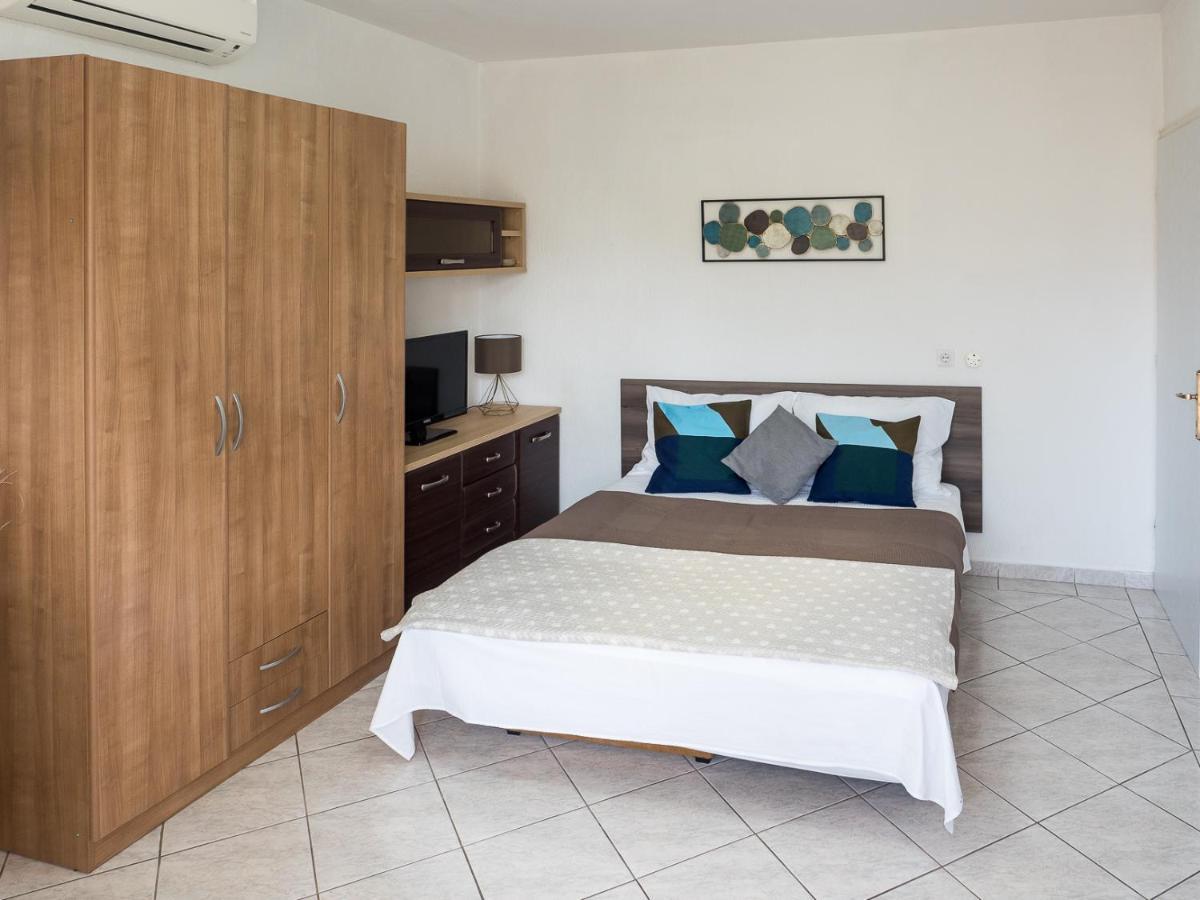 Apartments Summer Bloom Đảo Krk Ngoại thất bức ảnh