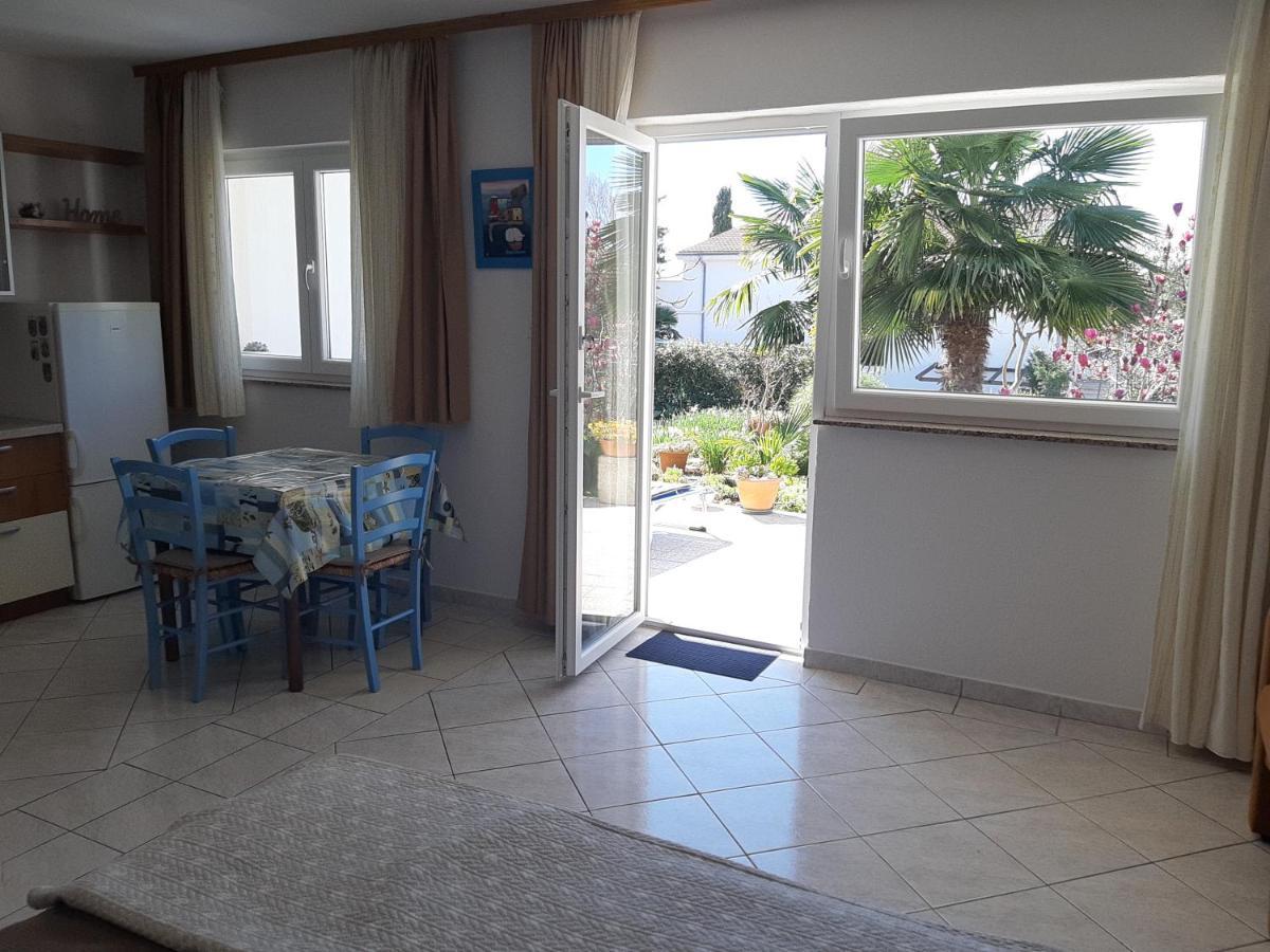 Apartments Summer Bloom Đảo Krk Ngoại thất bức ảnh